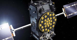 SATÉLITES NA ÓRBITA ERRADA - Engenheiros da ESA (Agência Espacial Europeia) trabalham para recuperar os dois primeiros satélites em operação do sistema de navegação Galileu, que foram posicionados em uma órbita errada durante seu lançamento na sexta-feira (22). Fontes da ESA relataram nesta quarta-feira (27) que esse "contratempo" não põe em xeque o programa que pretende criar um sistema europeu de navegação via satélite para competir com o GPS americano e com programas similares desenvolvidos por Rússia e China