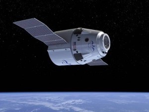 Astronautas preparam estação espacial para táxis espaciais dos EUA