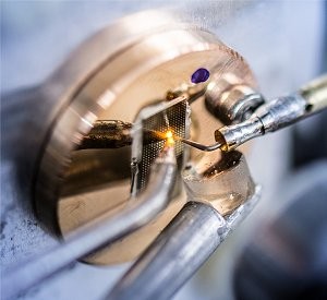 A técnica promete dobrar a velocidade de transmissão nos datacenters. [Imagem: Gorczany]