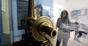 Construída em 1876, a Luneta Pazos, mais antigo telescópio em funcionamento no Brasil, poderá ser vista de perto por quem gosta de astronomia. O Observatório do Valongo, no morro da Conceição, zona portuária, está aberto ao público. Embora receba excursões colegiais, o observatório é a escola de astronomia da Universidade Federal do Rio de Janeiro (UFRJ). Com a revitalização do porto, cariocas e turistas redescobriram o casario colonial do morro e as rodas de samba da Pedra do Sal-onde escravos descarregavam o sal trazido pelas embarcações. Cresceu também a curiosidade pelo Valongo