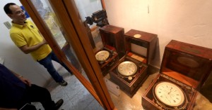 Construída em 1876, a Luneta Pazos, mais antigo telescópio em funcionamento no Brasil, poderá ser vista de perto por quem gosta de astronomia. O Observatório do Valongo, no morro da Conceição, zona portuária, está aberto ao público. Embora receba excursões colegiais, o observatório é a escola de astronomia da Universidade Federal do Rio de Janeiro (UFRJ). Com a revitalização do porto, cariocas e turistas redescobriram o casario colonial do morro e as rodas de samba da Pedra do Sal-onde escravos descarregavam o sal trazido pelas embarcações. Cresceu também a curiosidade pelo Valongo