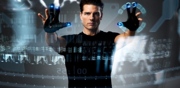 "Minority Report" (2002), dirigido por Steven Spielberg e estrelado por Tom Cruise.