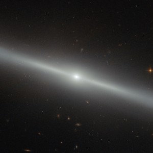 Hubble capturou uma imagem da ponta da galáxia NGC 4762