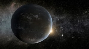 O sistema Kepler-62 é um dos casos conhecidos em que dois planetas (um deles visto como um ponto brilhante ao fundo) ocupam a zona habitável em torno de uma estrela similar ao Sol. Caso deve ser comum no Universo. (Crédito: Nasa)