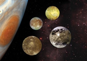 Cientistas acreditam que luas de Júpiter e de Saturno podem ter ambientes propícios para a formação de vida; ilustração mostra quatro maiores luas de Júpiter (Foto: Nasa/Divulgação)