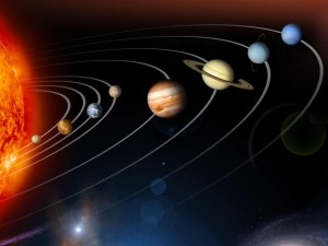 Astro seria 10 vezes mais maciço do que a Terra, com órbita de 15 mil anos. Alinhamento de objetos além de Netuno seria 'rastro' trilhado pelo planeta.