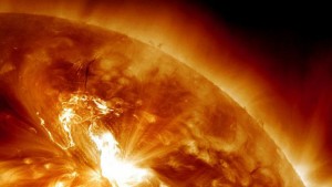 Desintegração de planeta perto de estrela morta sugere como será fim da Terra